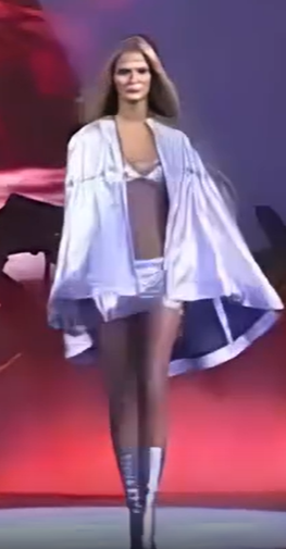 你还在被库存演戏95后av女优名单,巨乳悦乐